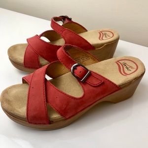 LIKE NEW Dansko Red Heeled Sandals Size 37 (US 7)